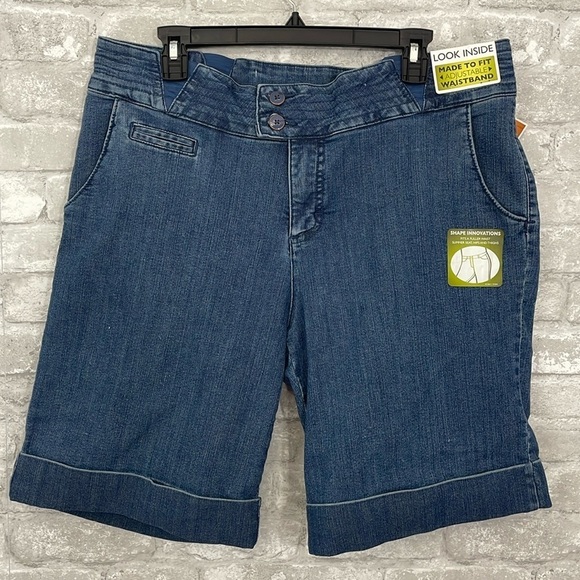 Lee Natural Fit Bermuda Shorts - Picture 1 of 7